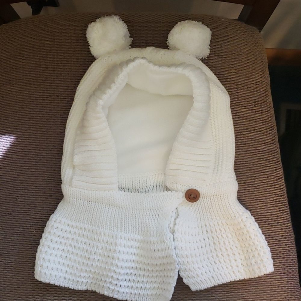 White Cable Knit Bear Pom Pom Cozy Cold Weather Hat